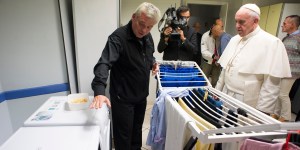 Papal almsgiver gives up his Vatican apartment for refugee family