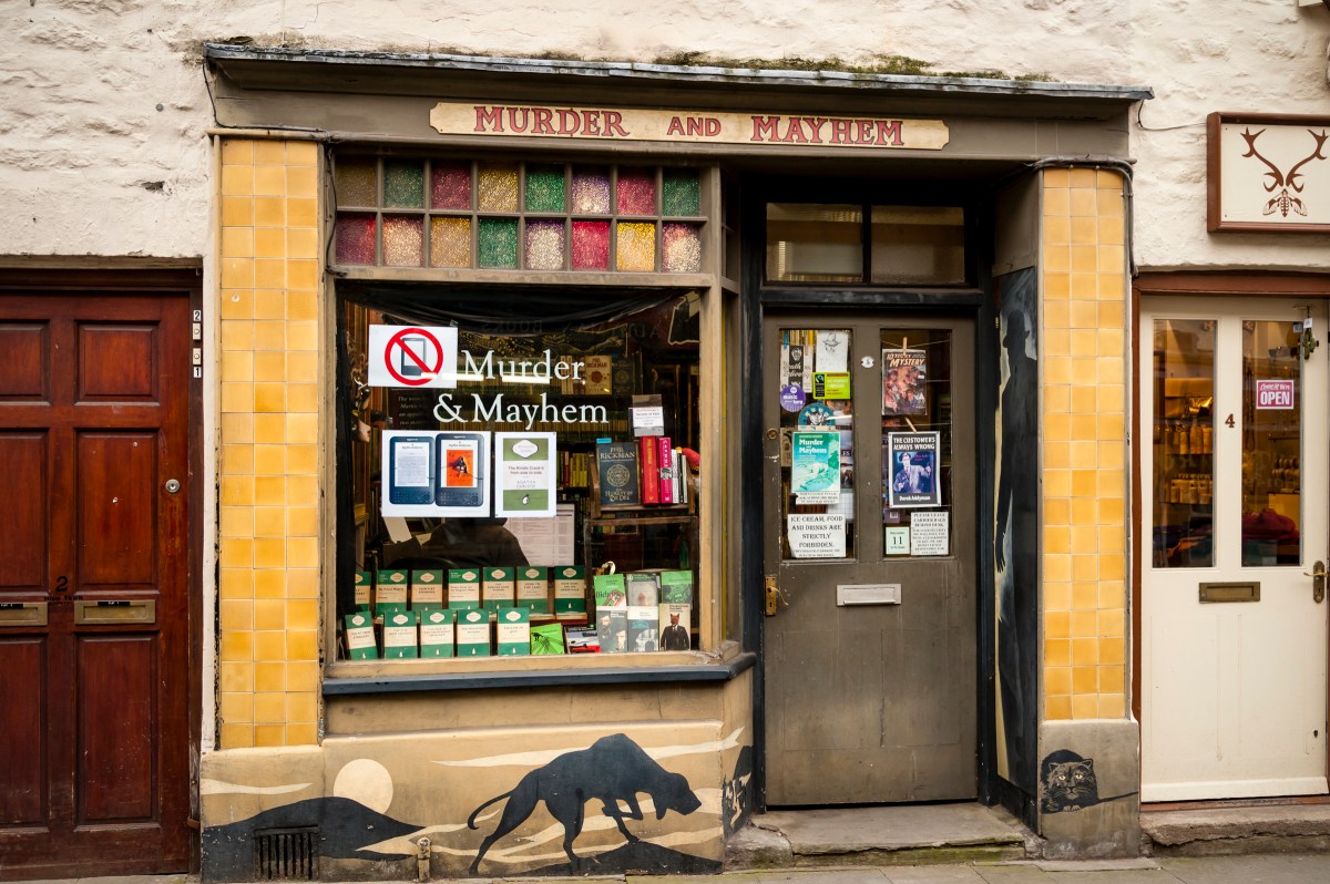 MURDER AND MAYHEM;BOOKSTORE