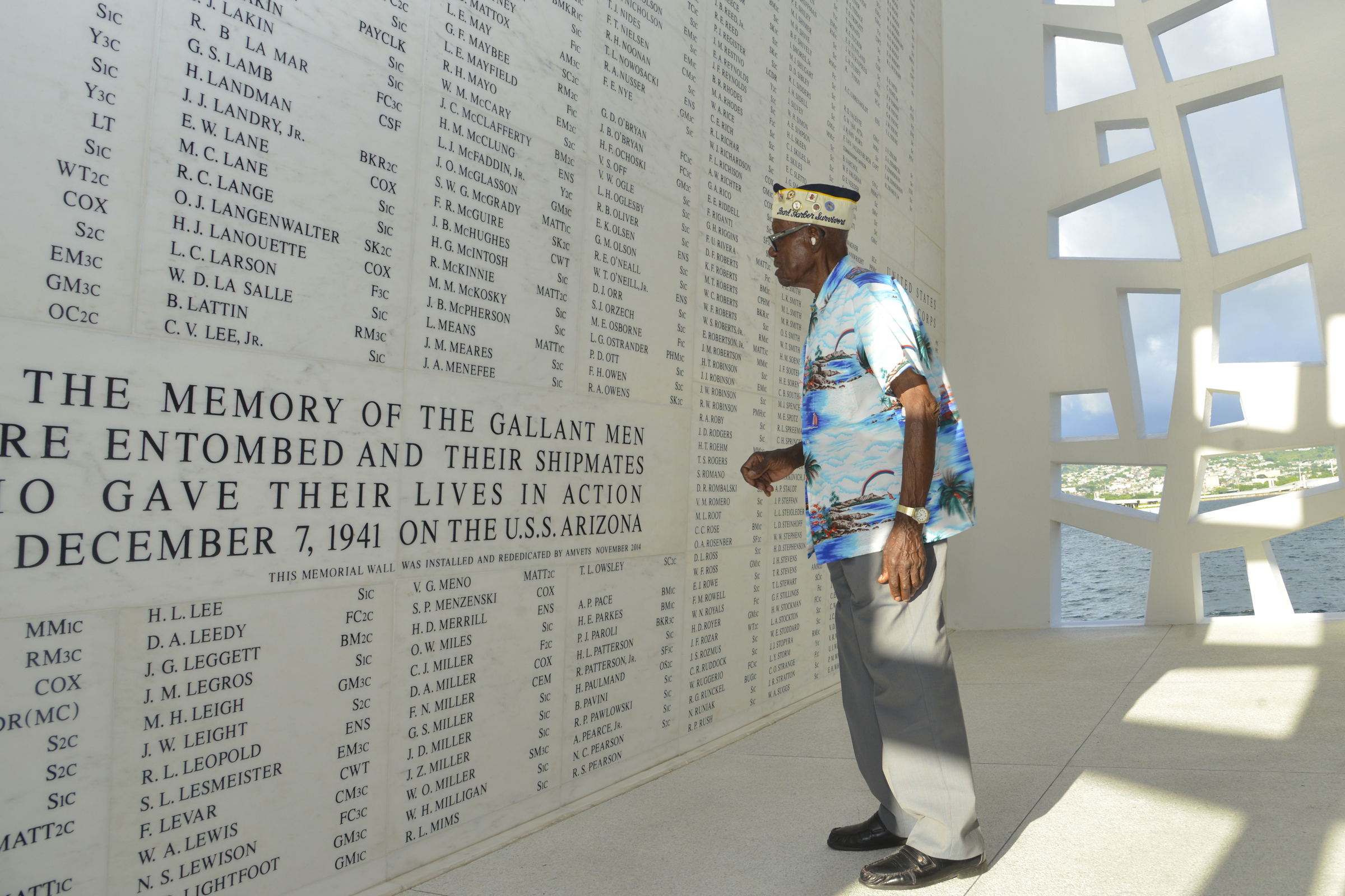 Pearl Harbor survivors return 74 years later