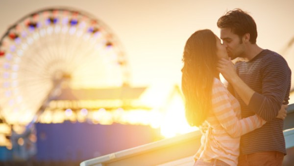 COUPLE,KISSING,CARNIVAL