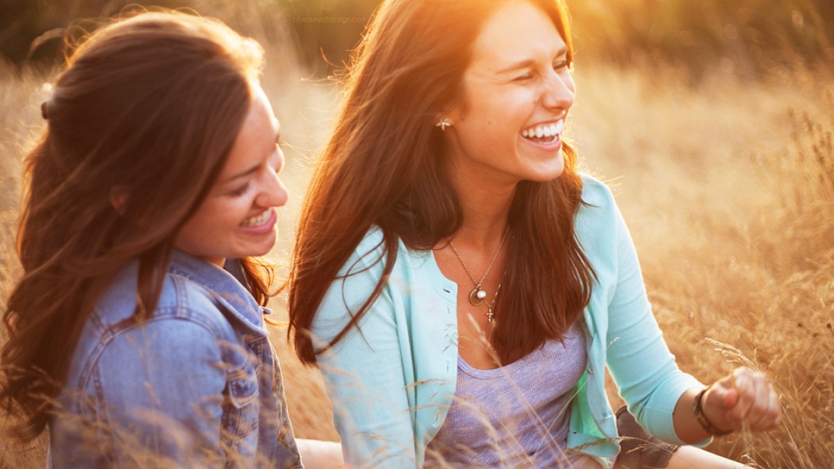 LAUGHING FRIENDS