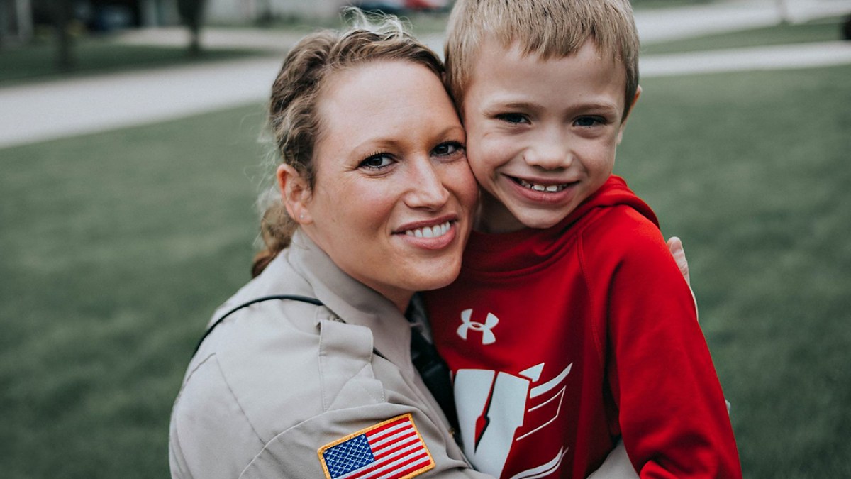 LINDSEY BITTOR DONATES KIDNEY TO JACKSON GOLL