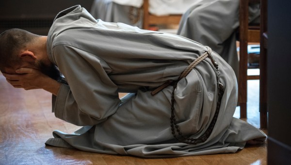 ADORATION,FRANCISCAN FRIARS OF THE RENEWAL