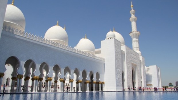 Sheikh-Zayed-Grand-Mosque-e1420892832889