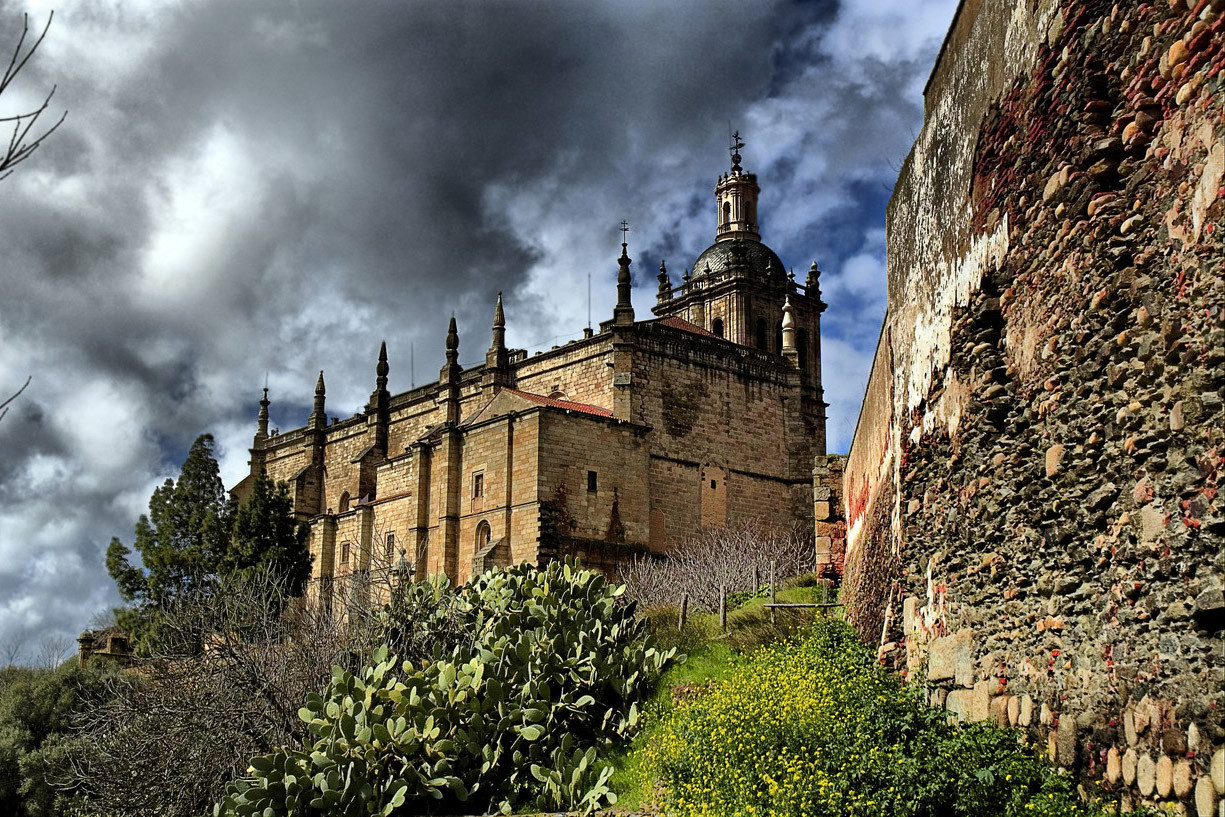 web-coria-spain-cathedral-miguel-pozo-garzc3b3n-cc