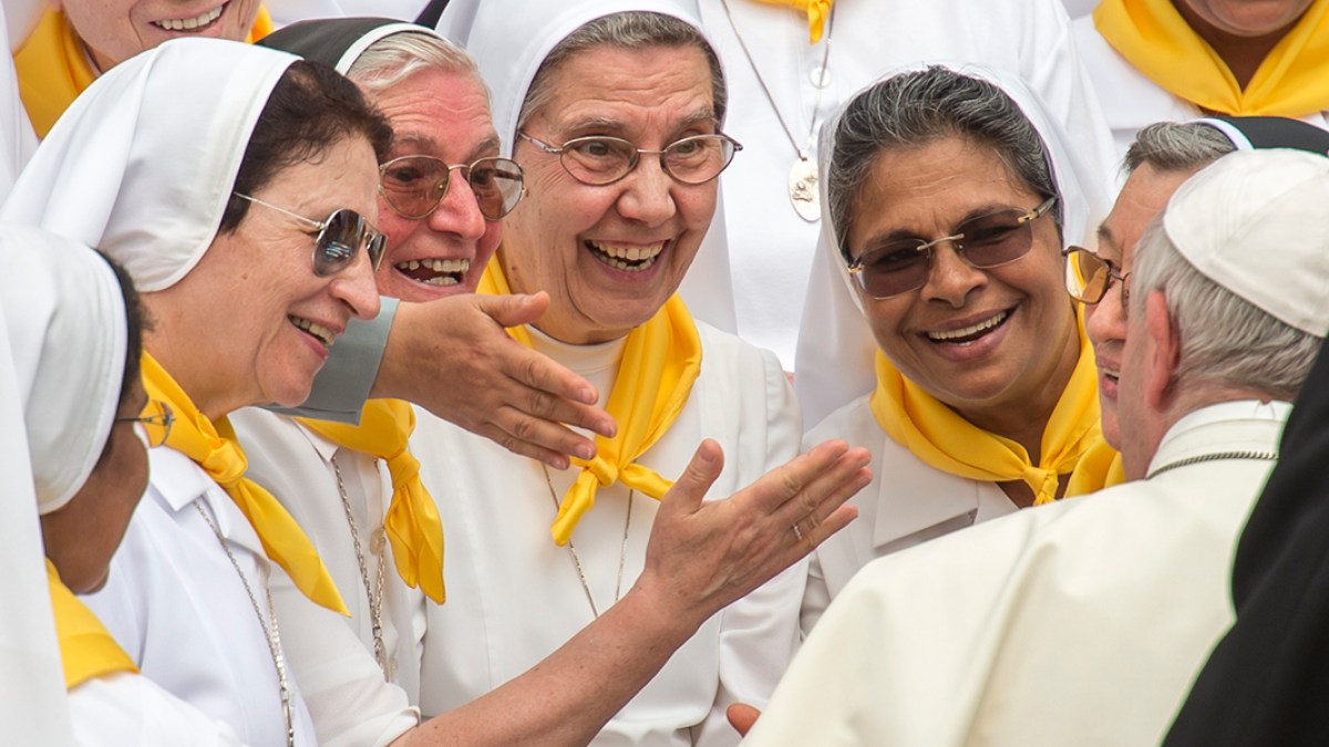 WEB-MEME-POPE-FRANCIS-JOY-2©-Antoine-Mekary-ALETEIA