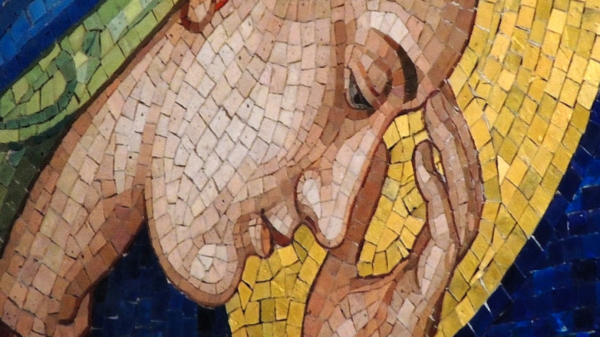 BLESSED VIRGIN MARY PRAYING