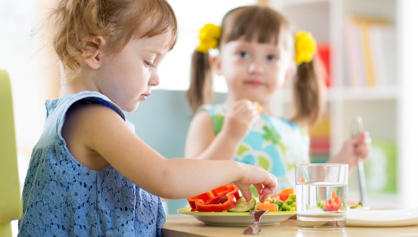 Children eating Healthy
