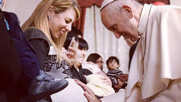 POPE FRANCIS BLESSES PREGNANT WOMAN