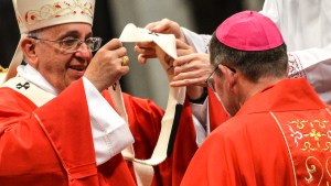 POPE FRANCIS,PALLIUM,BISHOP