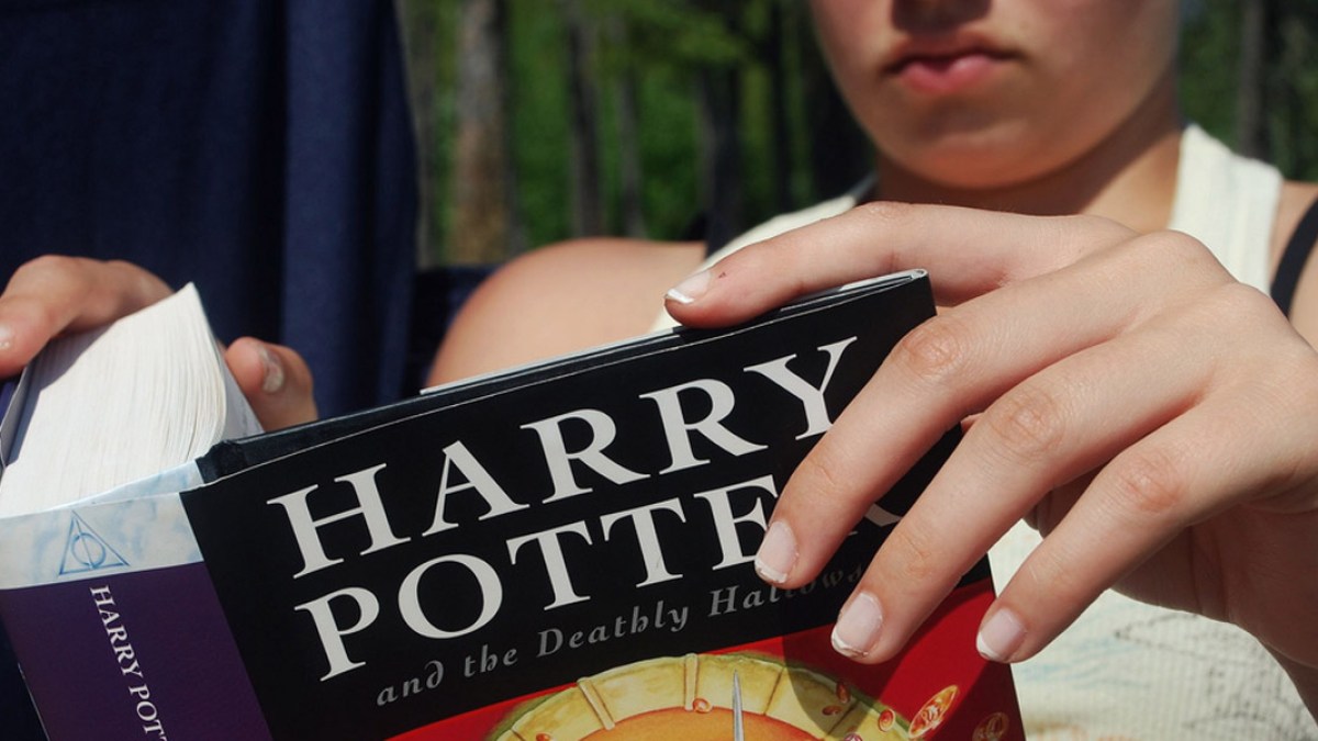 HARRY POTTER BOOK