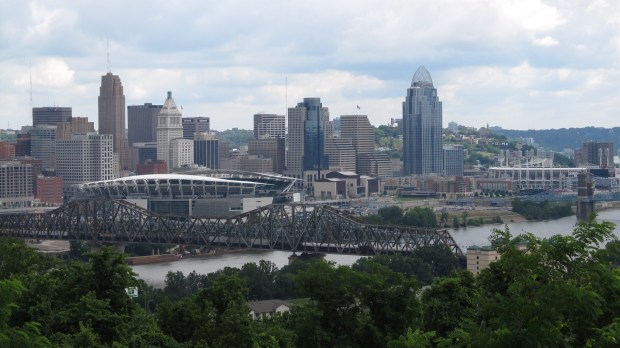Cincinnati_Skyline_from_Devou_Park