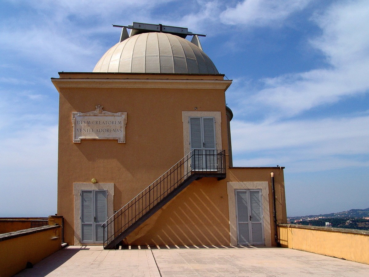 VATICIAN TELESCOPE,PONTICIAL PALACE