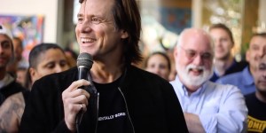 Actor Jim Carrey gets serious about Jesus while talking to former gang members (VIDEO)