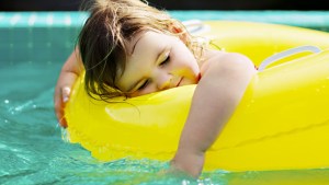 LITTLE GIRL,FLOAT,POOL