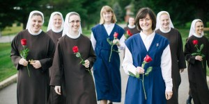 Why do monks and nuns wear different colors?