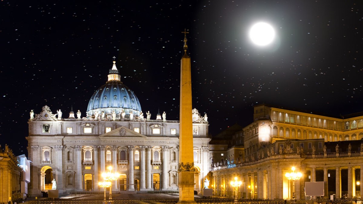 VATICAN AT NIGHT,MOON
