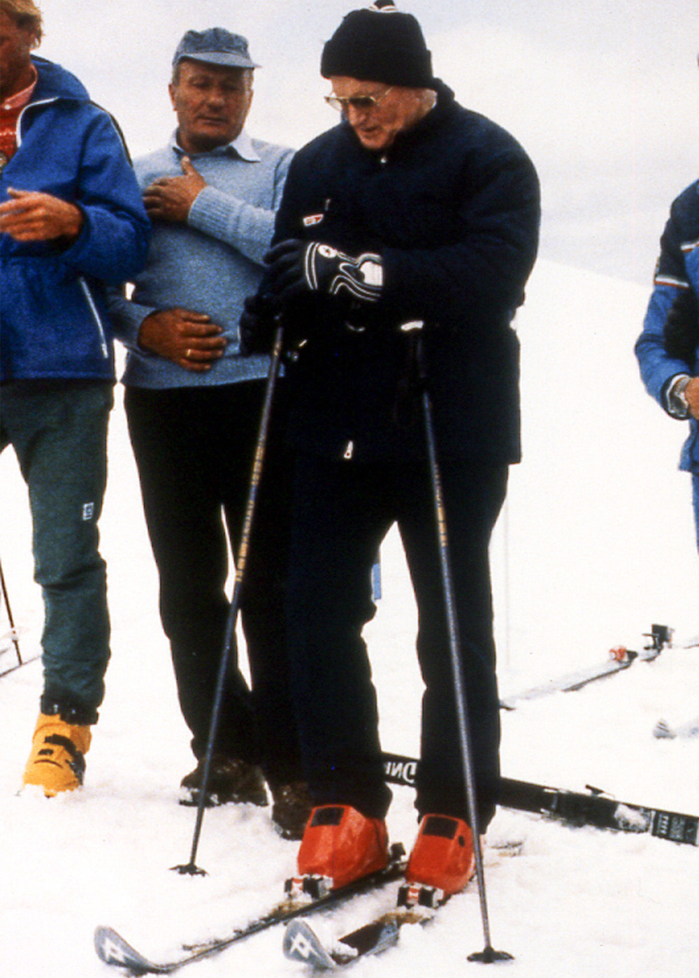 JOHN PAUL II, SKIIS