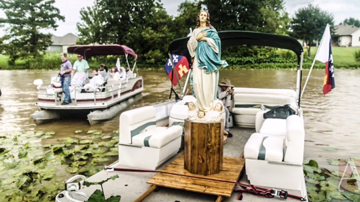 CAJUN BOAT PROCESSION
