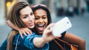 MILLENNIALS,SELFIE