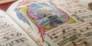 Listen to the Benedictine Monks of Silos singing Gregorian Chant