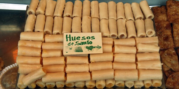 HUESOS DE SANTO