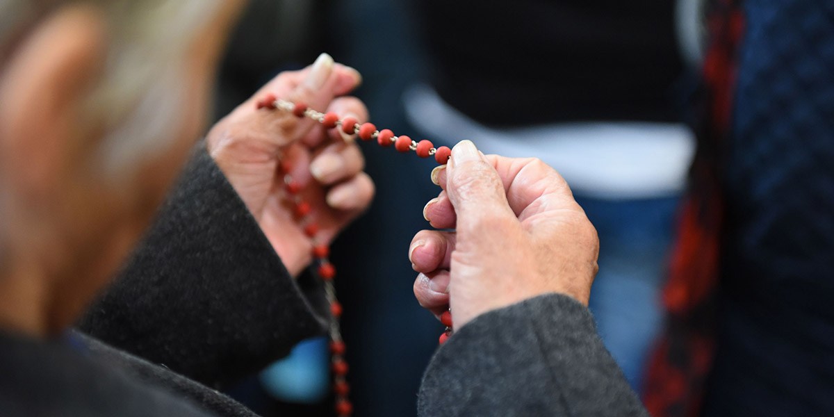How to pray the Chaplet of the Precious Blood - Vimarsana News