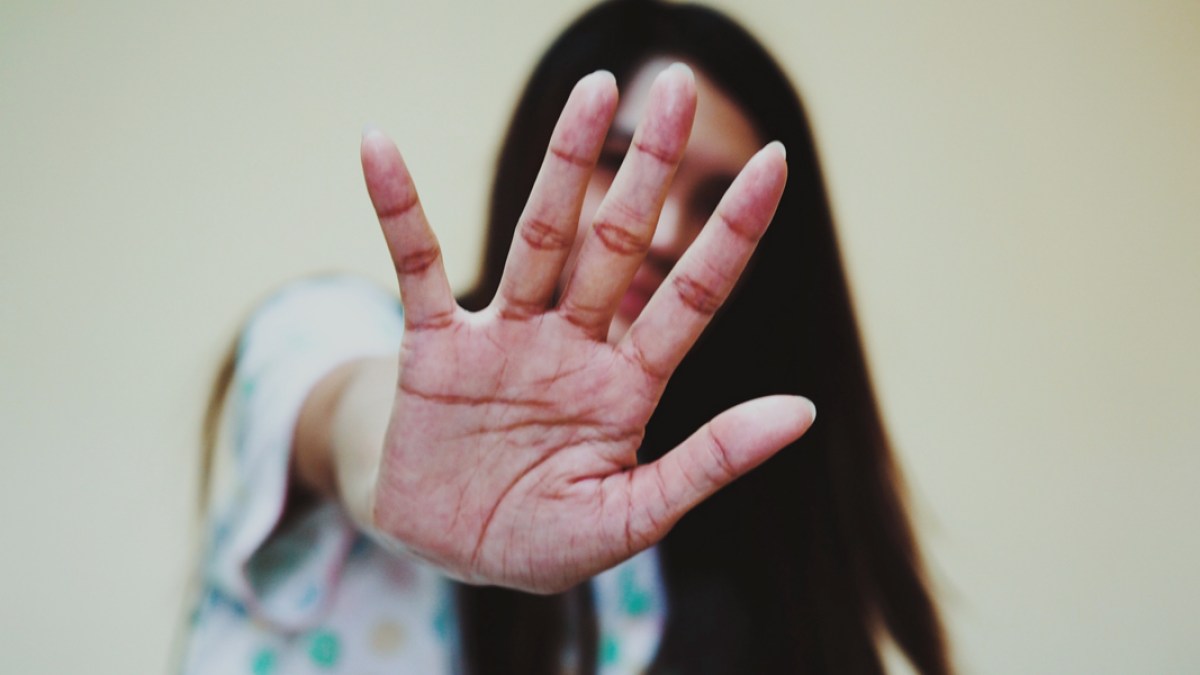 WOMAN,SEXUAL HARASSMENT