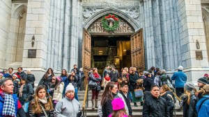 CROWD ENTERING CHURCH