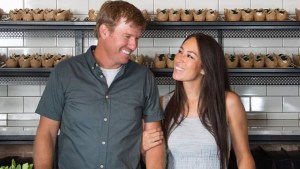 FIXER UPPER,CHIP GAINES,JOANNA GAINES