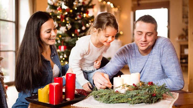 CHRISTMAS,ADVENT WREATH,FAMILY