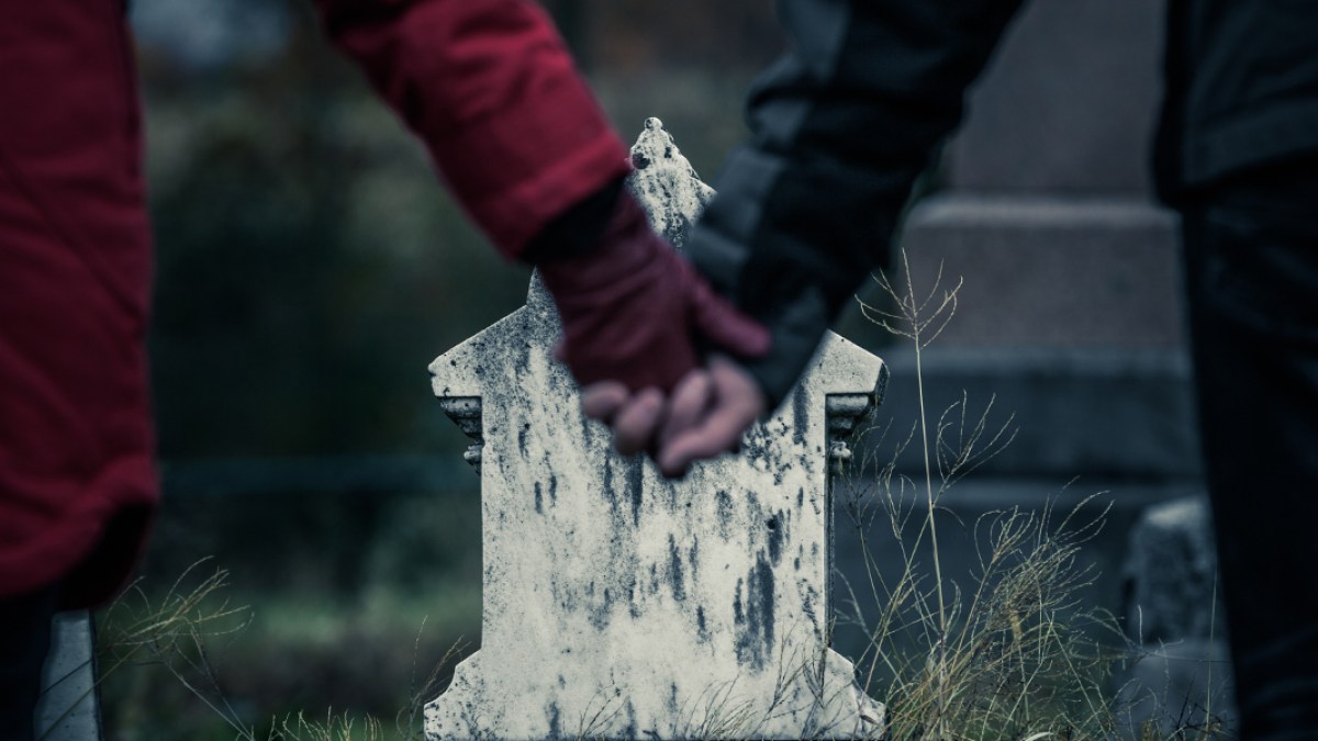 CEMETERY,GRAVE