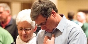 3 Prayers to help reduce distractions before Mass