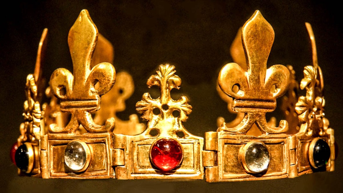 GOLDEN CROWN
