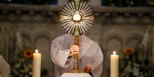 How to spend an hour in adoration