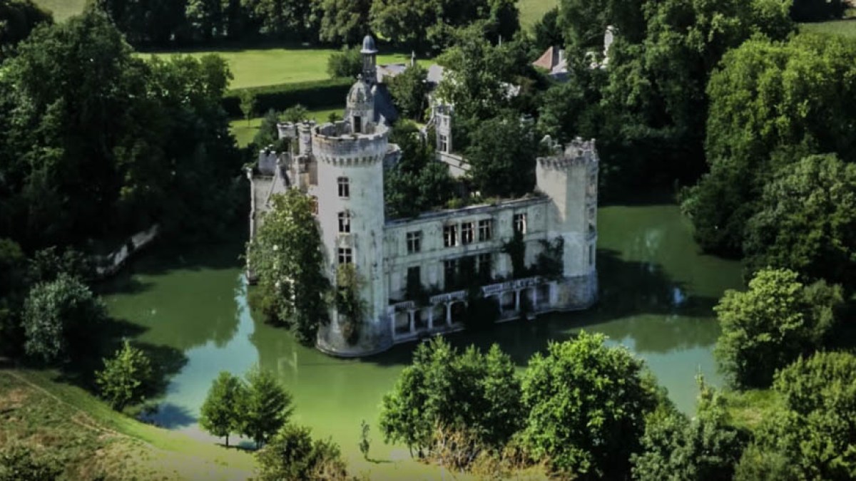 CHATEAU DE LA MOTHE CHANDENIERS