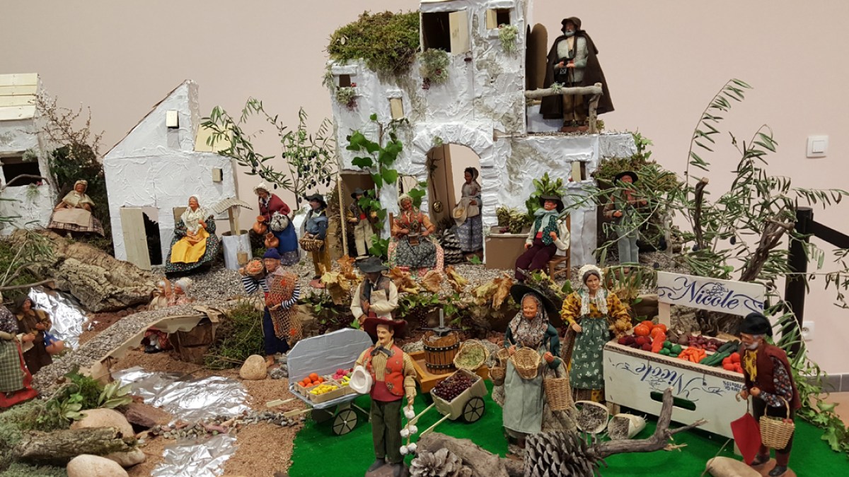 PROVENCIAL,VILLAGE,NATIVITY