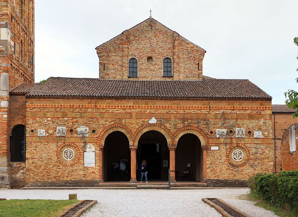 POMPOSA ABBEY