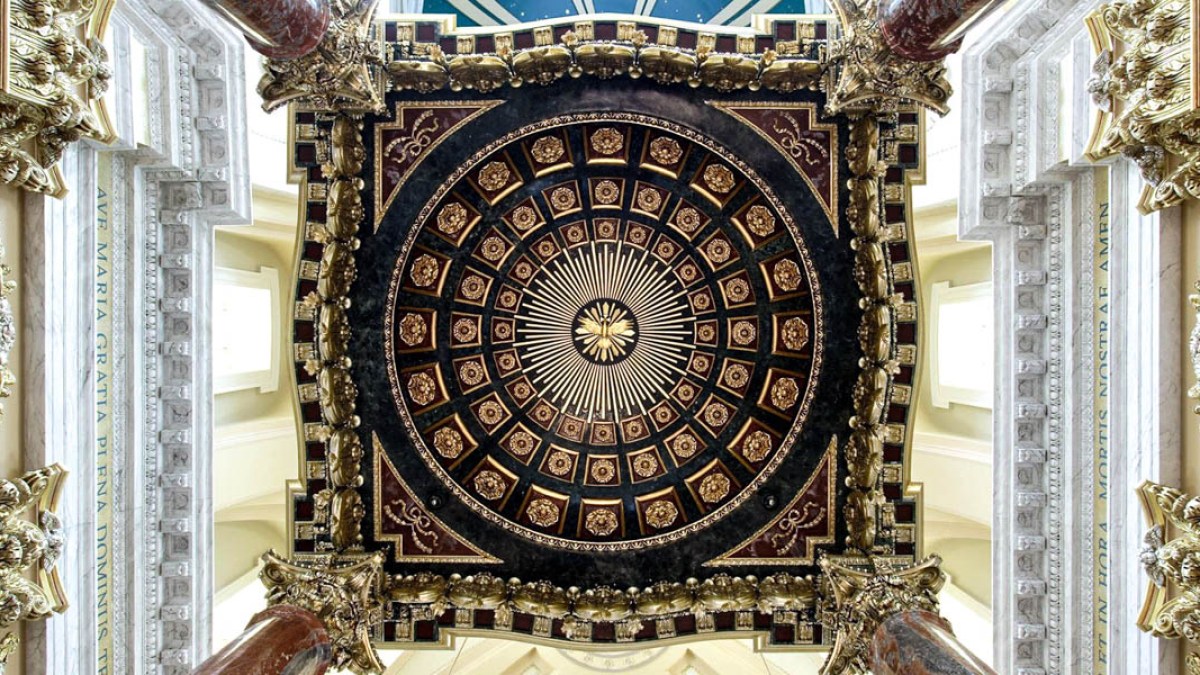 BALDACCHINO