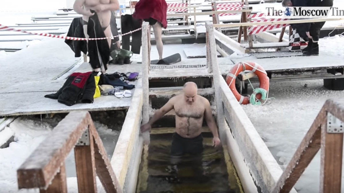 ICE SWIMMING