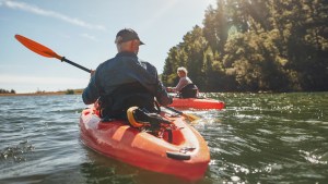 COUPLE,KAYAK,LAKE