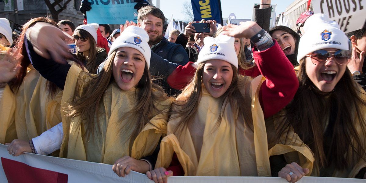 WEB3-MARCH-FOR-LIFE-BANNER-GIRLS-FRONT-Jeffrey-Bruno-Aleteia