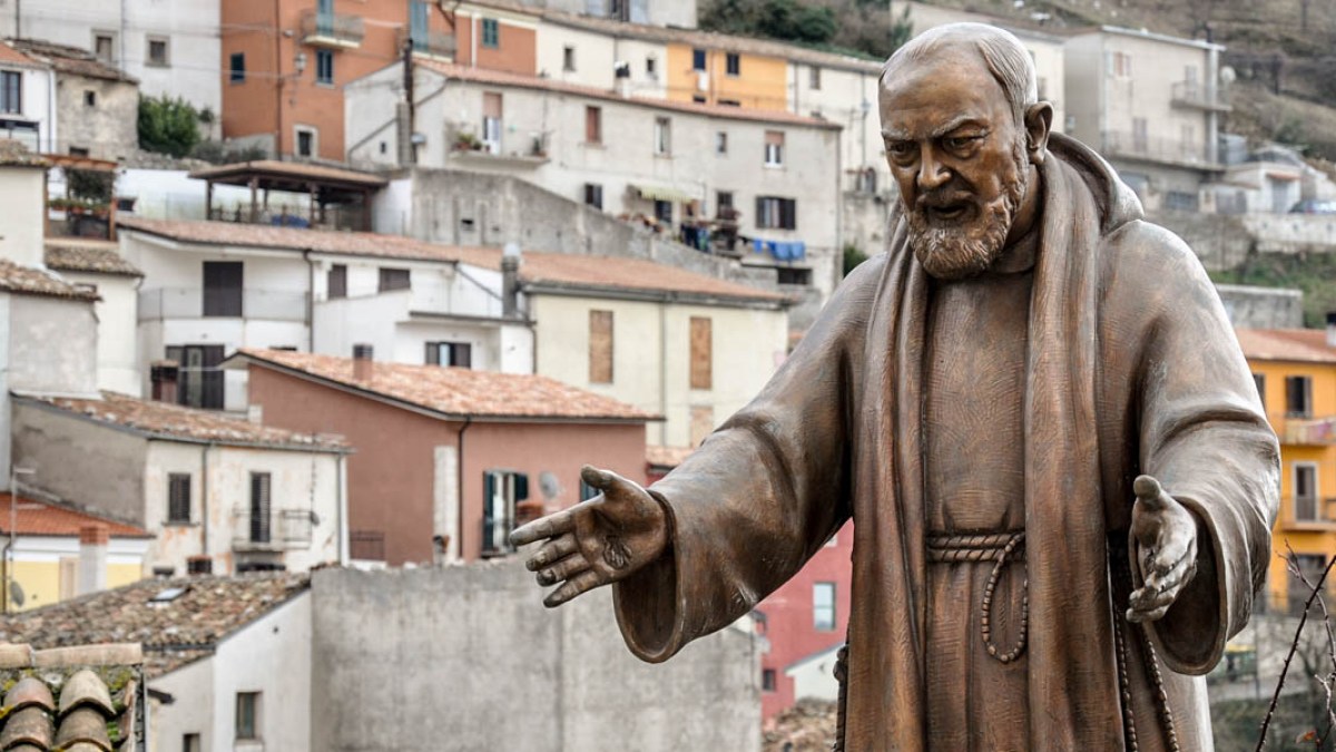 PADRE PIO STATUE