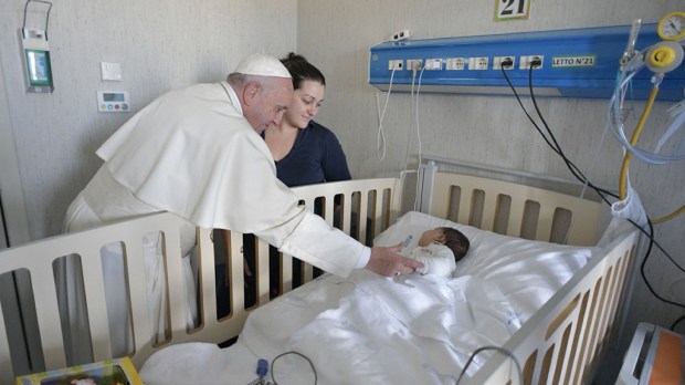 web3-pope-francis-visit-bambino-gesucc80-rome-children-hospital-afp-pbg01-000_vq1ms