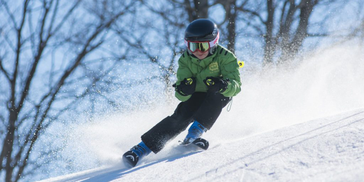 CHILD SKIING