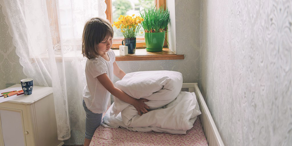 GIRL CLEANING