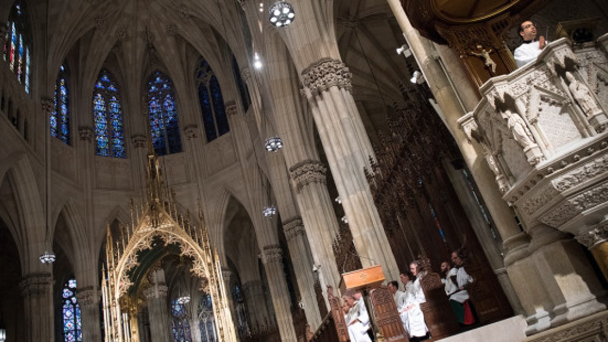 web3-pulpit-saint-patricks-cathedral-altar-angle-jeffrey-bruno-aleteia
