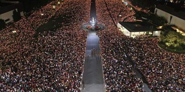 FATIMA,CROWD