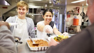 VOLUNTEERS,FEED,HOMELESS