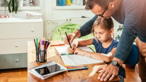 DAD,HELPS,DAUGHTER